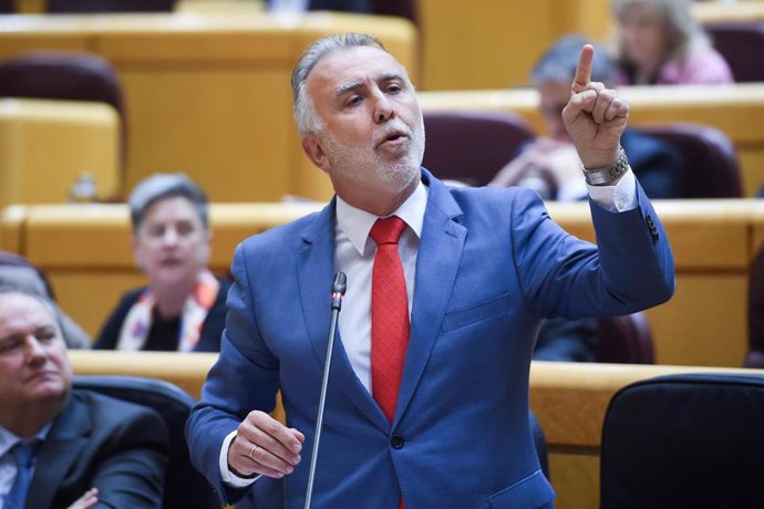 El ministro de Política Territorial y Memoria Democrática, Ángel Víctor Torres, durante una sesión de control al Gobierno, en el Senado, a 12 de marzo de 2024, en Madrid (España). El presidente del Gobierno comparece por primera vez esta legislatura en 