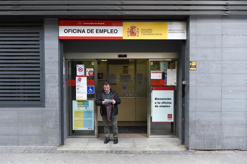 Archivo - Foto de archivo de una oficina de empleo. 