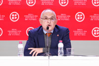 El ex secretario general de la RFEF dice que Arabia Saudí contrató con Kosmos y que el país "reunía los requisitos"