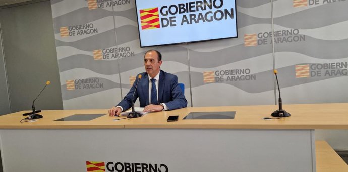 El consejero de Sanidad, José Luis Bancalero Flores, en rueda de prensa