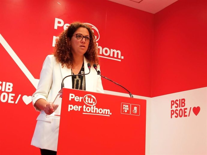 Archivo - La secretaria general de la Federación Socialista de Mallorca, Catalina Cladera.