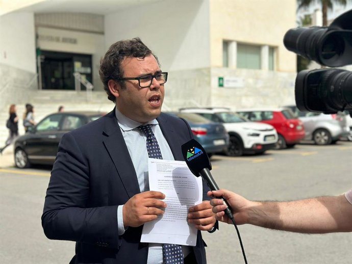 Comparecencia informativa del teniente de alcalde de Calidad Urbana de Motril, Juan Fernando Hernández