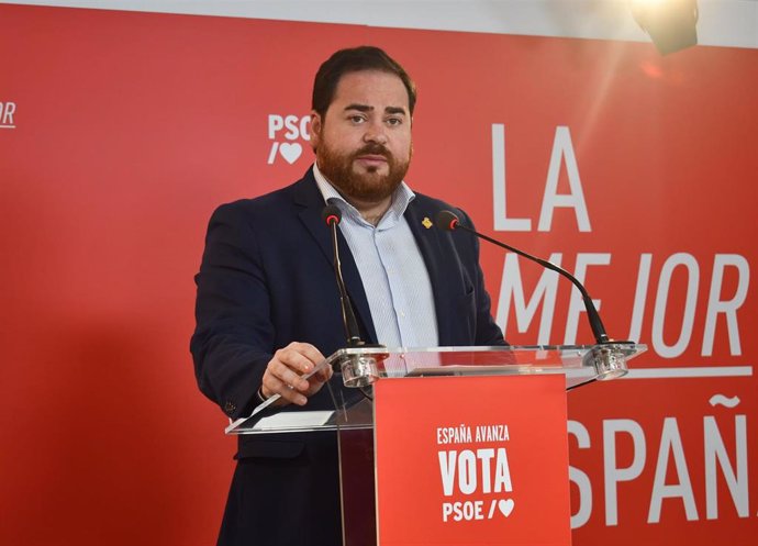 El diputado regional del PSOE, Pablo Camacho
