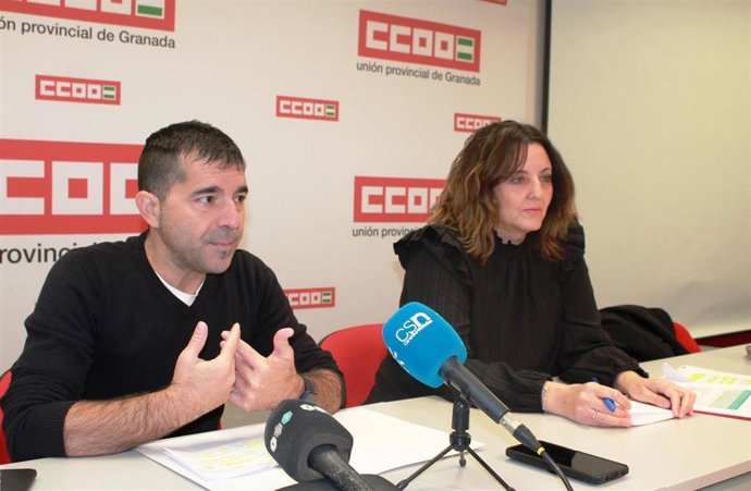 Archivo - Daniel Mesa y Ana Rodríguez, de CCOO, en imagen de archivo