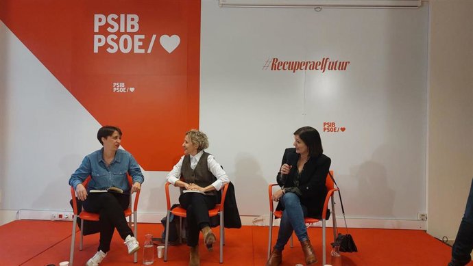 La diputada autonómica del PSIB Sílvia Cano y la secretaria de Estado de Igualdad y contra la Violencia de Género, Aina Calvo.