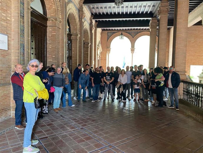 Concentración de funcionarios de prisiones de Sevilla en la Delegación del Gobierno central