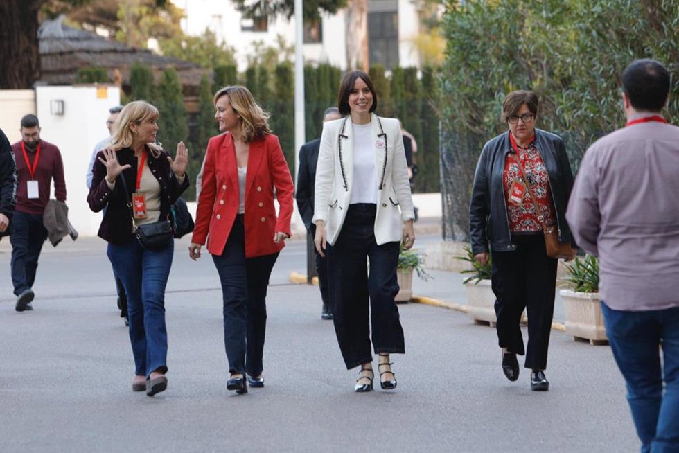 Pilar Alegría y Diana Morant a su llegada al congreso del PSPV