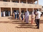 Foto: Senegal celebra elecciones sumido en una crisis por su aplazamiento en febrero y el aumento de la represión