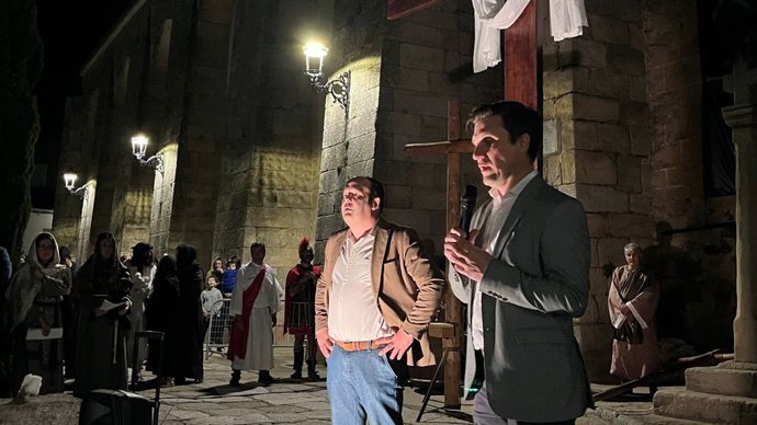 El vicepresidente 3º de Fomento, Movilidad y Agenda Provincial, Luis Fernando García Nicolás, durante su visita a Alcuéscar