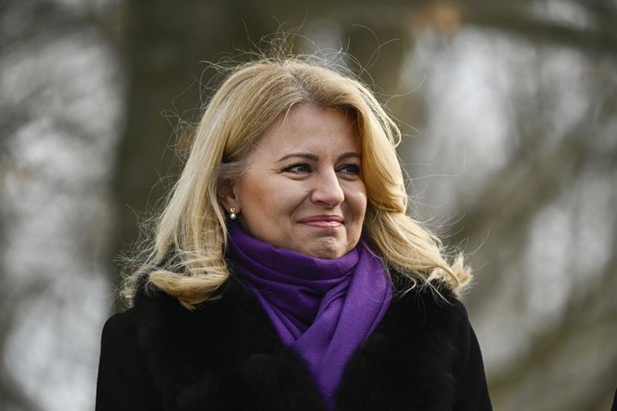 Archivo - January 30, 2024, Ottawa, On, CAN: President of the Slovak Republic Zuzana Caputova, participates in a tree planting ceremony at Rideau Hall in Ottawa, during a state visit to Canada, on Tuesday, Jan. 30, 2024.