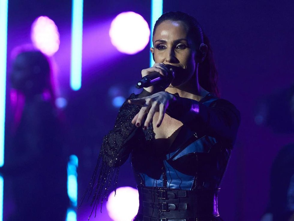 Malú, durante su concierto 25 aniversario en el Cartuja Center, a 24 de febrero de 2024 en Sevilla (Andalucía, España).