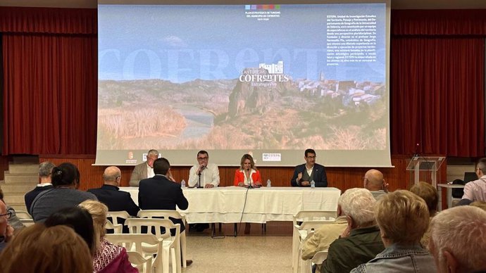 Nuria Montes reitera la apuesta de la Generalitat por promover proyectos que fomenten el turismo de manera sostenible