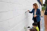 Foto: El Ayuntamiento impulsa la creación de murales decorativos en 31 centros educativos durante este curso escolar