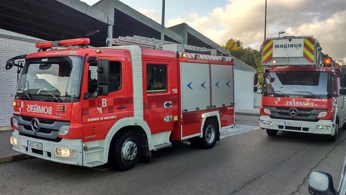 Archivo - Camiones de Bomberos de Mallorca. Archivo.