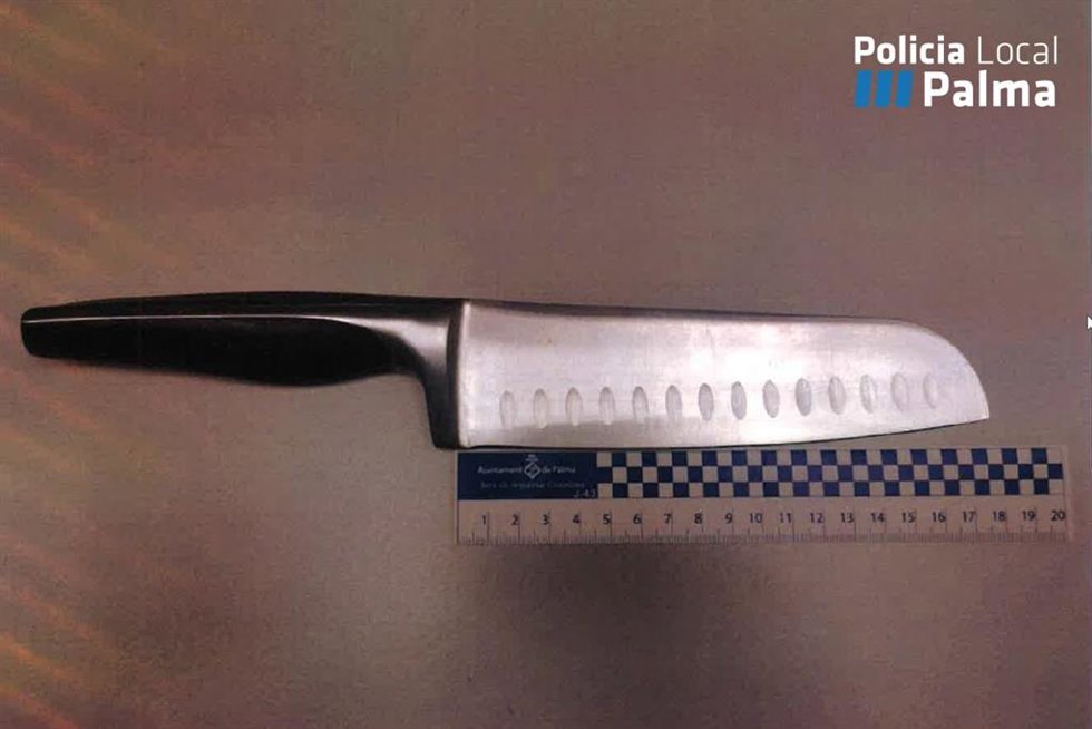 Cuchillo de 18 centímetros de hoja incautado