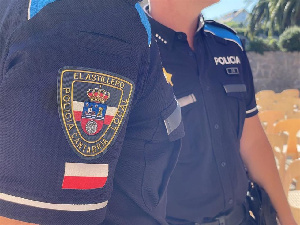 Archivo - Policía Local de Astillero, uno de los más de 30 municipios cántabros que cuenta con este cuerpo