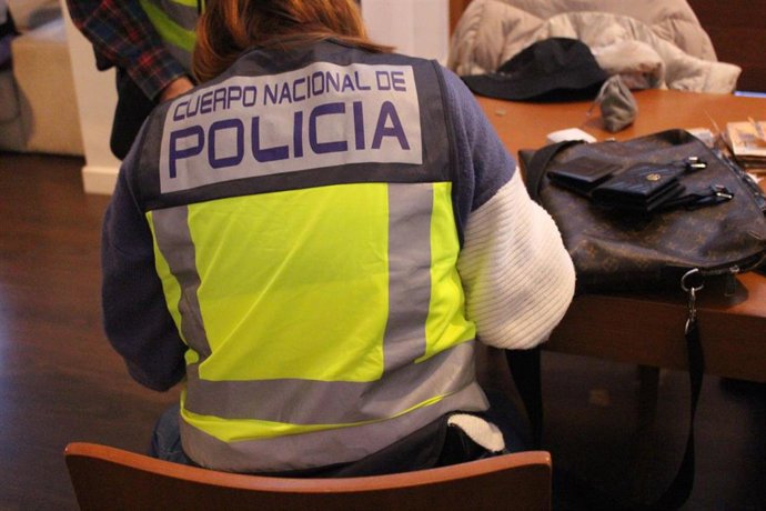 Detenidas tres personas por presentar unas nóminas falsas para obtener un permiso de residencia