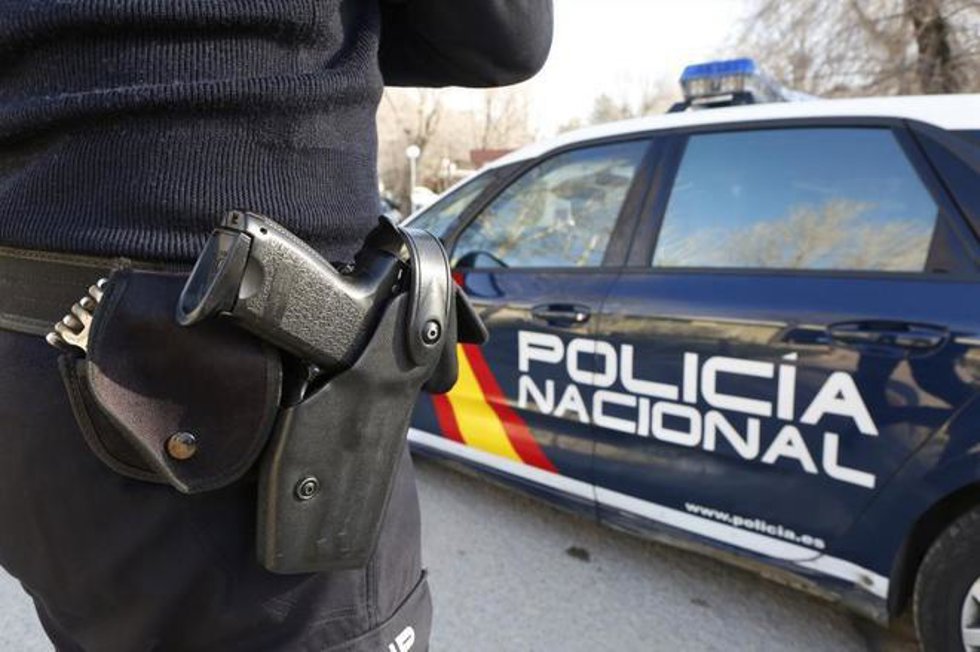 Un agente de la Policía Nacional.