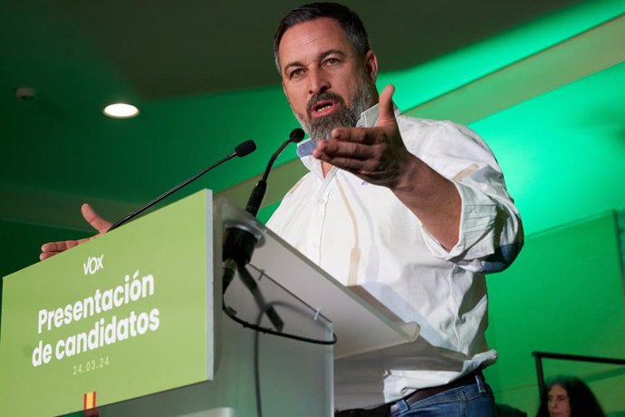 El president de Vox, Santiago Abascal, intervé durant la clausura de l'acte de presentació dels candidats de VOX a les eleccions del Parlament basc