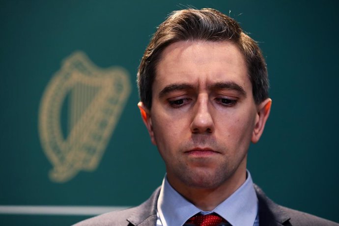 Archivo - 12 March 2020, Ireland, Dublin: Irish Minister for Health Simon Harris attends a press conference at Government Buildings in Dublin after Irish premier Leo Varadkar announced that all schools, colleges and childcare facilities in Ireland will cl