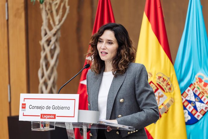La presidenta de la Comunidad de Madrid, Isabel Díaz Ayuso, ofrece una rueda de prensa tras la reunión del Consejo de Gobierno que, de forma extraordinaria, se celebra en el Ayuntamiento de Leganés, a 13 de marzo de 2024, en Madrid (España). El Consejo de