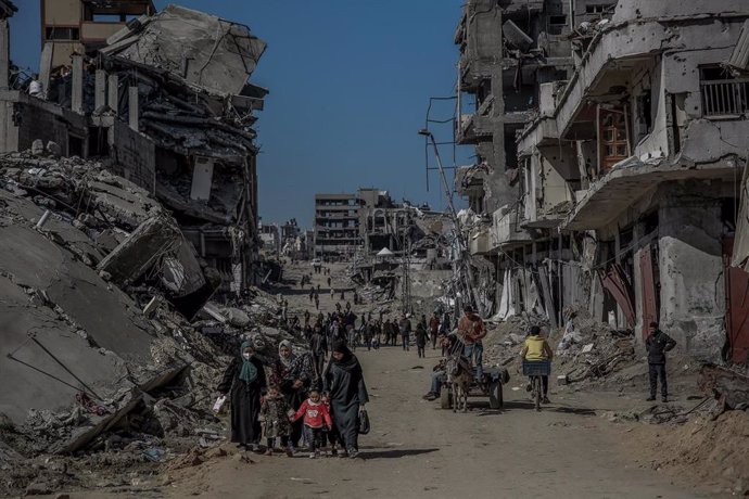 Archivo - Ciudad de Gaza, bombardeada por el Ejército israelí