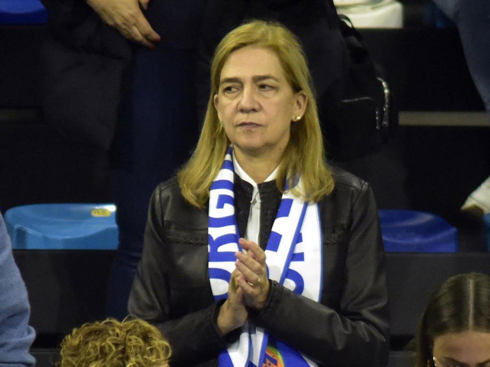 La Infanta Cristina viendo jugar a su hijo Pablo Urdangarín este domingo en Barcelona