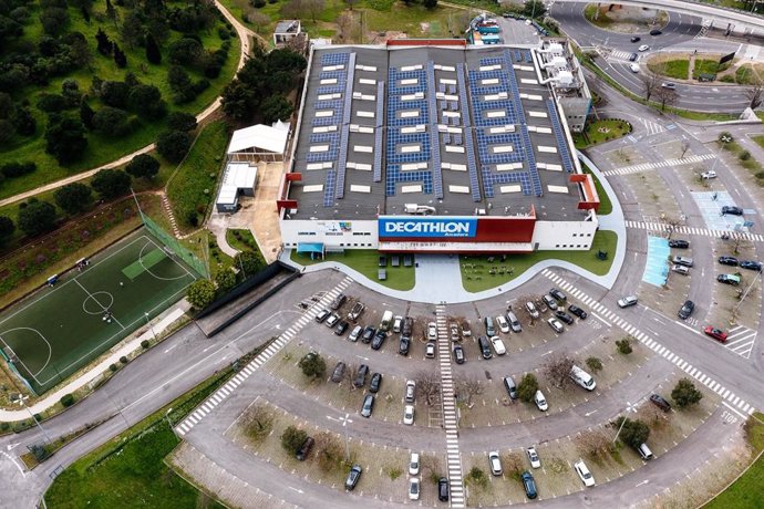 Instalación fotovoltaica en Decathlon