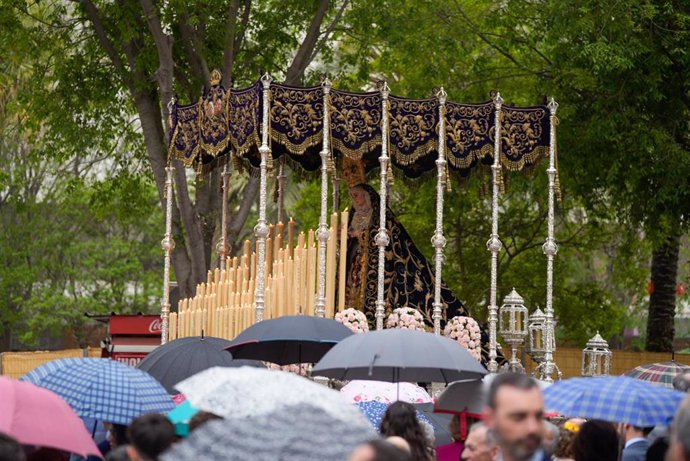 La Hermandad de la Sagrada Cena a su paso por la Carrera Oficial, a 24 de marzo del 2024 en Sevilla, (Andalucía España). 
