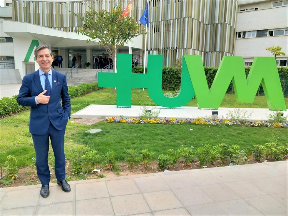 El doctor Miguel Ángel Idoate se convierte en catedrático de la Universidad de Sevilla