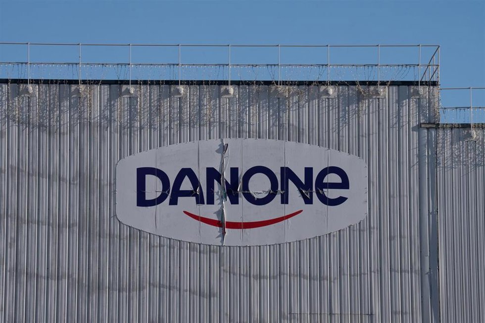 Archivo - Logotipo de Danone en la planta de Parets del Valls (Barcelona)
