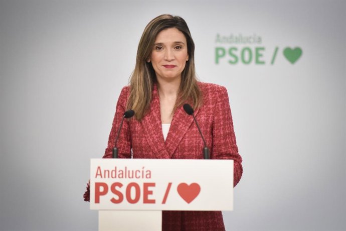 La portavoz del PSOE-A, María Márquez, en rueda de prensa.