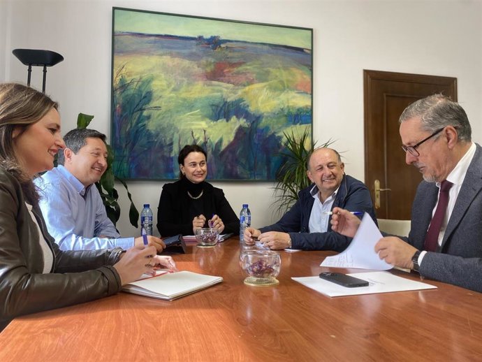 Reunión entre Ayuntamiento de Huelva, Diputación y Valdocco.