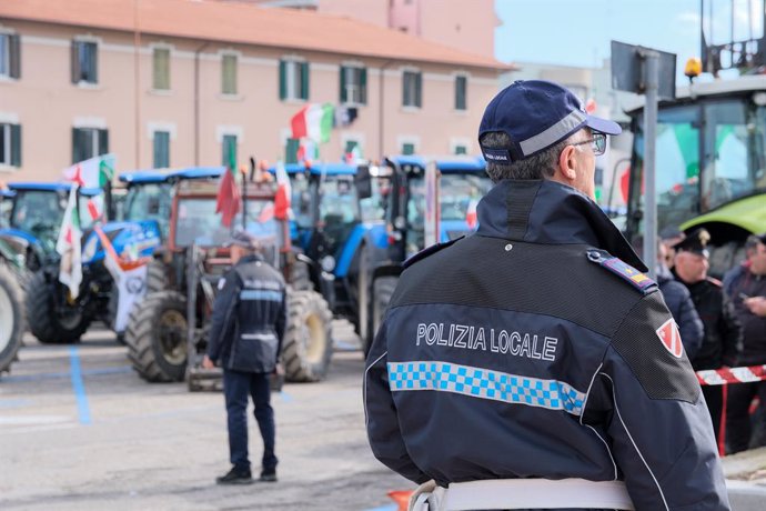March 1, 2024: Police forces control the demonstration. All-out garrison and new protest procession of farmers. The demonstrators left from the square in the city center and drove their tractors with flags, banners and horns to the interior of the region,