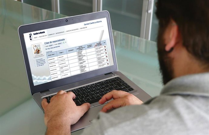 Archivo - La nueva versión de Mi Carpeta ciudadana permitirá consultar la terjeta sanitaria y el pasaporte