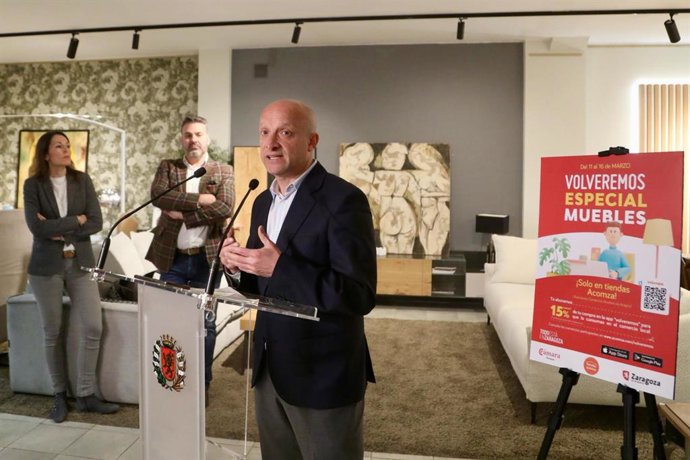 El consejero municipal de Economía y  Transformación Digitlal. Carlos Gimeno, informa de que Volveremos logra un nuevo hito al superar 1 millón de euros de facturación en la campaña costeada por ACOMZA