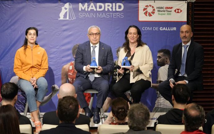 De izda a dcha: Carolina Marín, Alejandro Blanco, Inmaculada Sánchez Cervera y Andoni Azurmendi durante la presentación del Madrid Spain Masters 2024 de bádminton