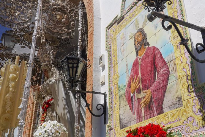 Archivo - Paso de la Virgen de Paz de la hermandad de la Paz, en la Iglesia de San Sebastián durante la salida de la cofradía a 02 de marzo del 2023. 