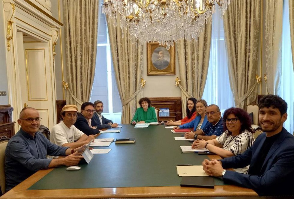 La junta de gobierno local de Santiago, encabezada por la alcaldesa, Goretti Sanmartín.