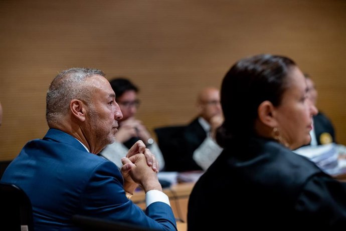 Archivo - El empresario y actual presidente de la Unión Deportiva Las Palmas, Miguel Ángel Ramírez (i) durante un juicio en la Ciudad de Justicia de Las Palmas, a 4 de julio de 2023, en Las Palmas de Gran Canaria, Gran Canaria, Canarias (España). La Aud