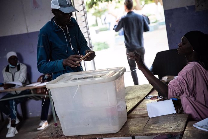 Colegio electoral en Dakar, Senegal, durante las elecciones presidenciales