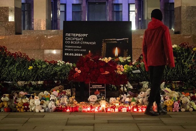 Homenaje a las víctimas de los atentados del Crocus City Hall de Moscú.