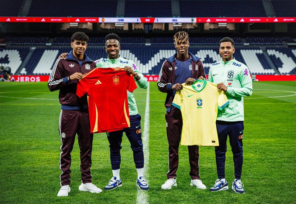 Nico Williams, Lamine Yamal, Vinícius y Rodrygo escenifican la lucha contra el racismo en la previa del España-Brasil