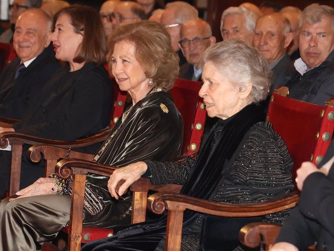 La Reina Sofía preside un año más el concierto anual de Semana Santa, que se celebra en la Catedral de Mallorca, a beneficio de ‘Projecte Home Balears’