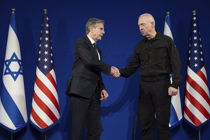 Archivo - Imagen de archivo de un encuentro entre el secretario de Estado de EEUU, Antony Blinken (izquierda), y el ministro de Defensa israelí, Yoav Gallant (derecha)