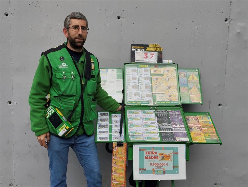 El vendedor de la ONCE en Montoro Francisco Pedregosa.