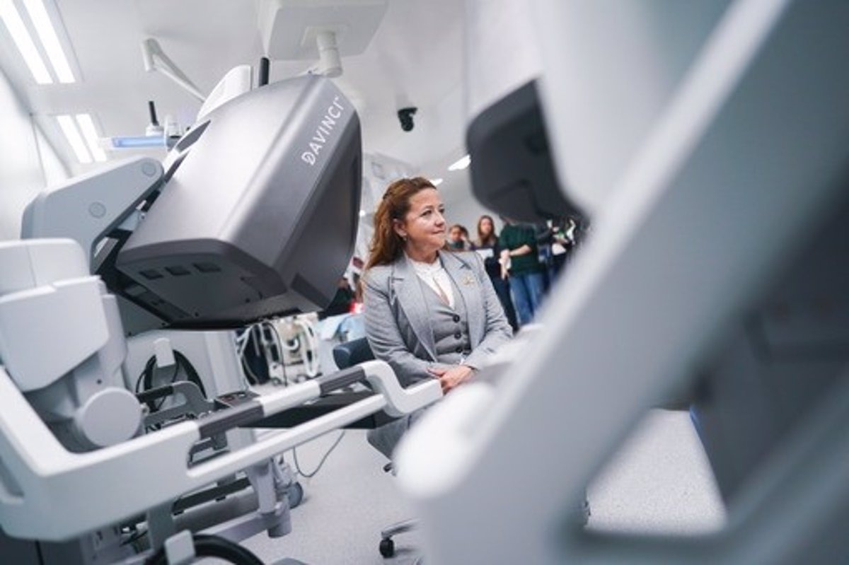 La Paz, primer hospital de España en lograr la extracción parcial de hígado de donante vivo con cirugía robótica