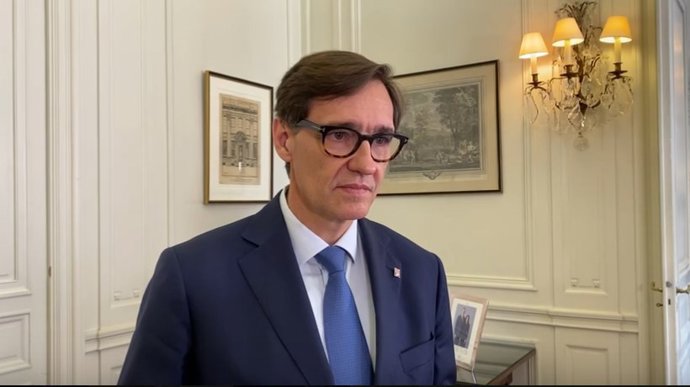 El primer secretario del PSC, Salvador Illa, en declaraciones a periodistas en Londres