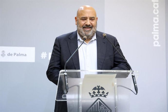 Archivo - El alcalde de Palma, Jaime Martínez, interviene durante una rueda de prensa