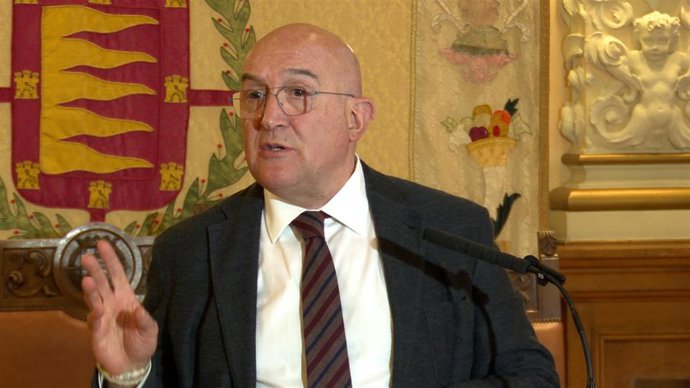 El alcalde de Valladolid, Jesús Julio Carnero.